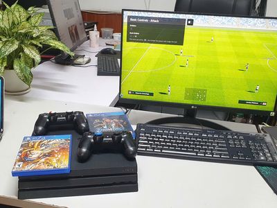 PS4 Pro 1TB Model 7218B kèm 2 tay cầm + 2 đĩa game. Mua bán Thiết bị chơi game tại Quận Đống Đa Hà Nội được đăng bởi Phương Linh