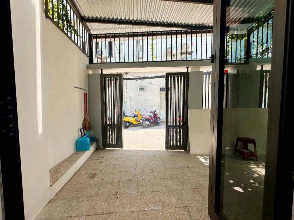 Furnished 2-storey house with parking yard on Trần Văn Dư — photo 7