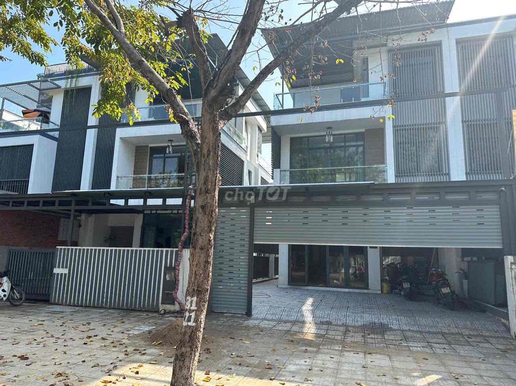 Cho thuê nhà 200m2, đường 30m2, vị trí đẹp bậc nhất Đông Tăng Long