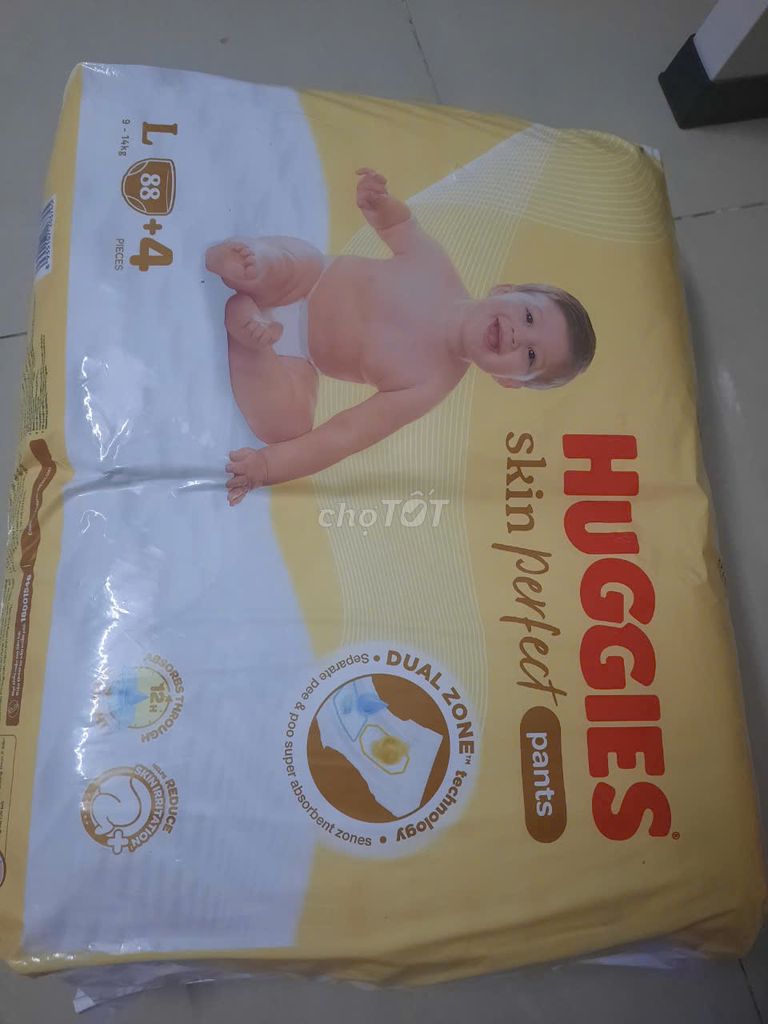 Thanh lý 2 bịt tả Huggies size L 9-14kg