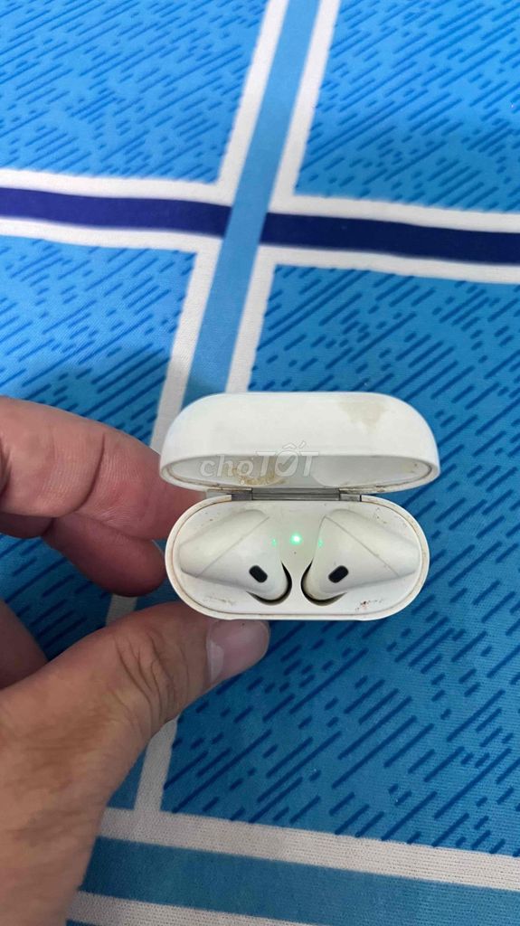 Tai nghe không dây Apple AirPods Trắng. Mua bán Tivi, Âm thanh tại Thành phố Thủ Đức Tp Hồ Chí Minh được đăng bởi Tuan Thanh Nguyen hình 1