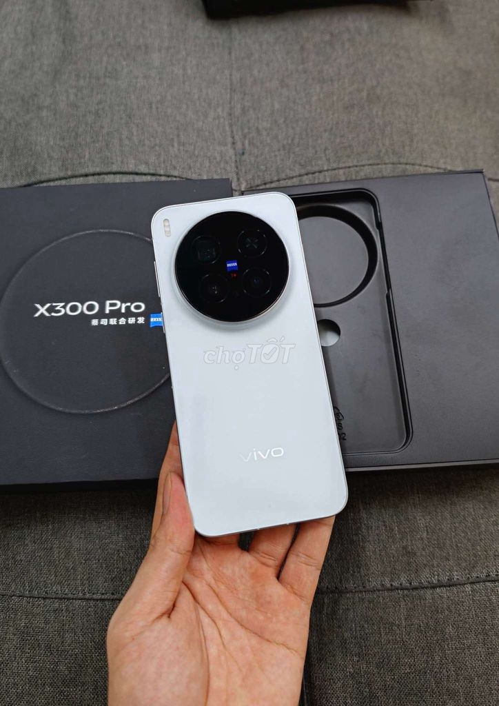 Vivo X300 Pro 256GB Trắng Nguyên zin. Mua bán Điện thoại tại Thành phố Đà Lạt Lâm Đồng được đăng bởi Bảo Sơn Phạm hình 1