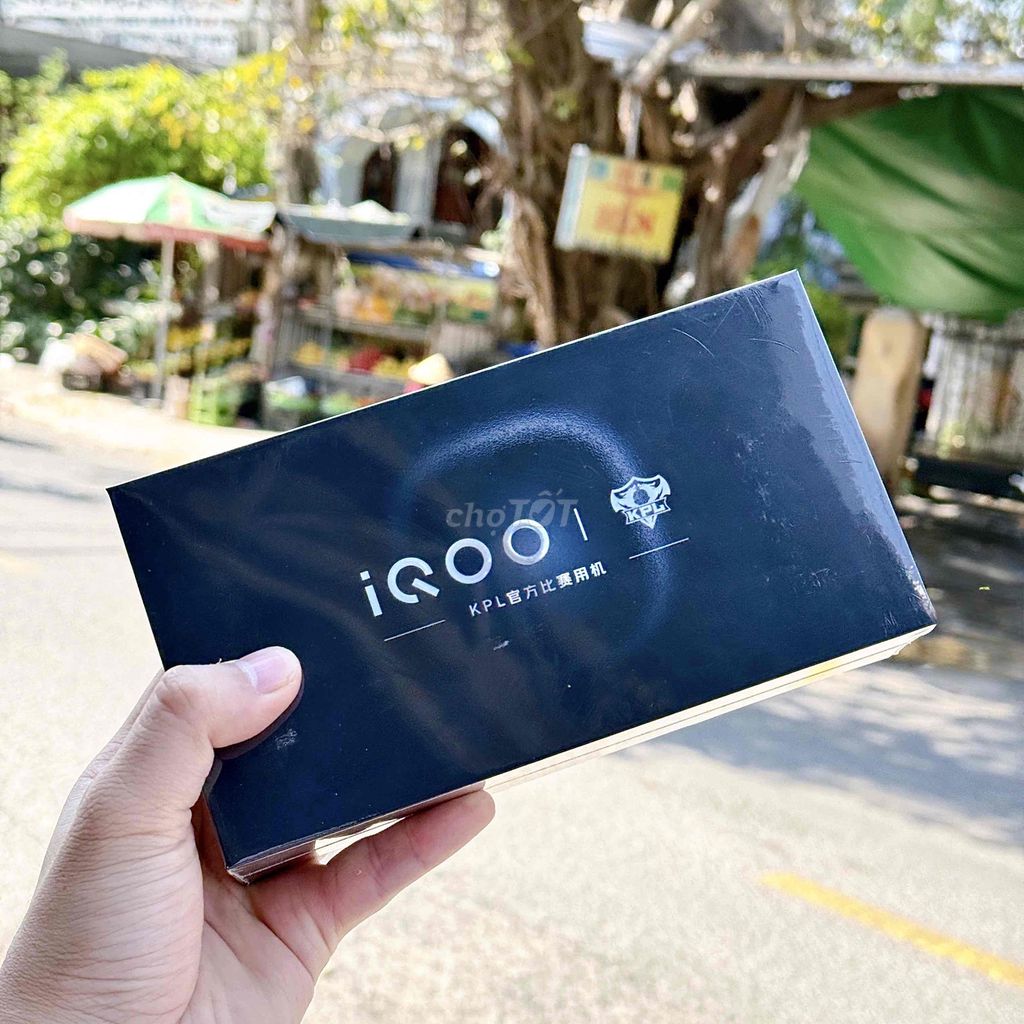 iQ00 15 12/256G New Seal. Mua bán Điện thoại tại Thành phố Huế Thừa Thiên Huế được đăng bởi PHÚC NGUYỄN  hình 1