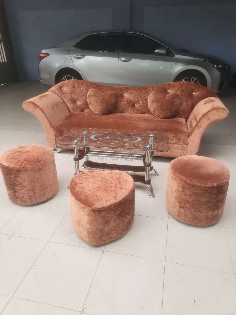 Đổi bàn ghế gỗ gỗ, thanh lý rẻ bộ Sofa như hình .