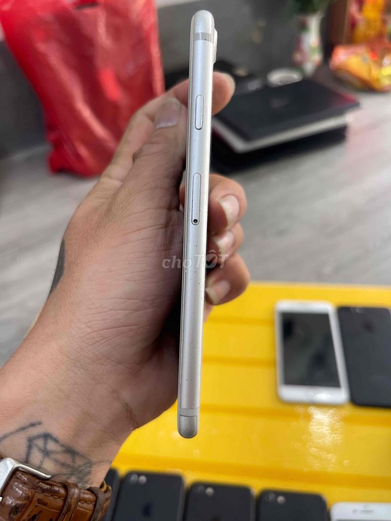 Apple iPhone 7 Bạc. Mua bán Điện thoại tại Quận 12 Tp Hồ Chí Minh được đăng bởi Vinh Nguyễn  hình 1
