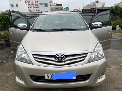 Toyota Innova 2010 GSR - 100000 km