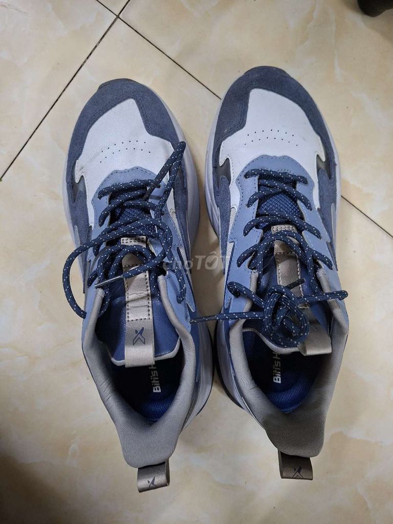 Giày thể thao Bitis Hunter Xám phối xanh dương 42. Mua bán Giày dép tại Quận 6 Tp Hồ Chí Minh được đăng bởi Khánh hình 1