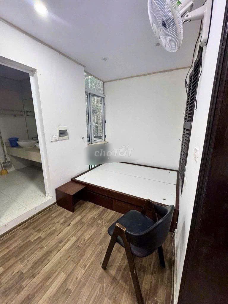 Сдается дом 50 кв.м x 3 этажа, 3 спальни, Дои Кан, Бадинь