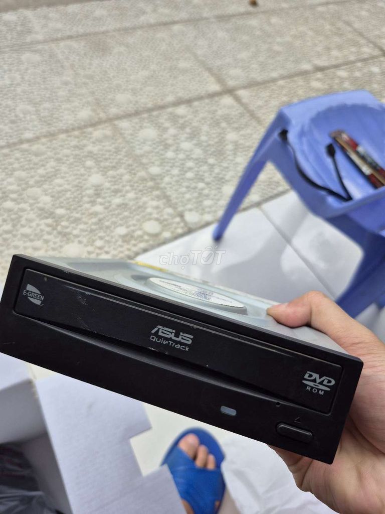 Ổ đĩa DVD-ROM ASUS DVD-E818AST b đã qua sử dụng. Mua bán Linh kiện (RAM, Card...) tại Thành phố Thủ Dầu Một Bình Dương được đăng bởi Nguyễn Mạnh Phát hình 1