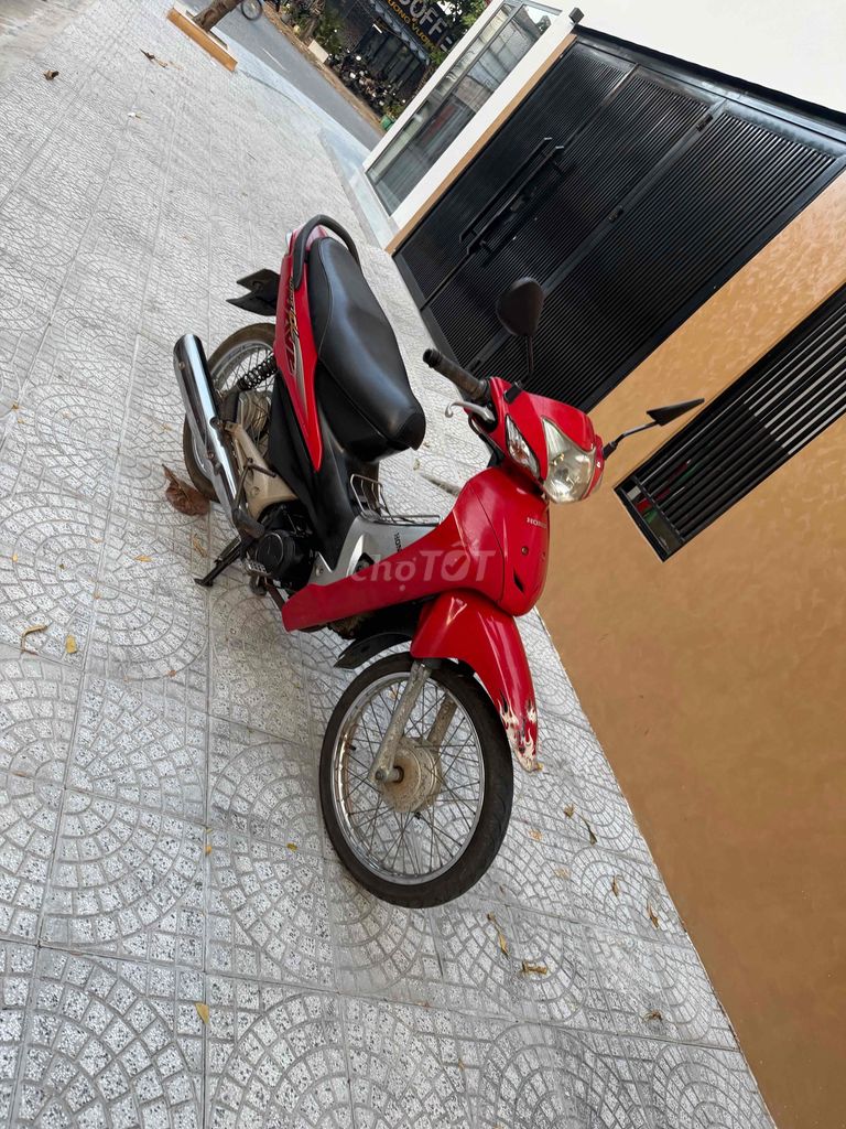 Красные номера автомобилей Honda Wave 2014