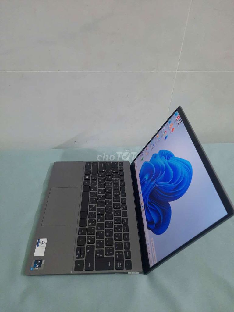 Dell V5320 vỏ nhôm i5- 1240P siêu mỏng Like new . Mua bán Laptop tại Quận Tân Bình Tp Hồ Chí Minh được đăng bởi Laptop nhập khẩu Mỹ Nhật giá rẻ có bảo hành ship COD Toàn quốc  hình 1