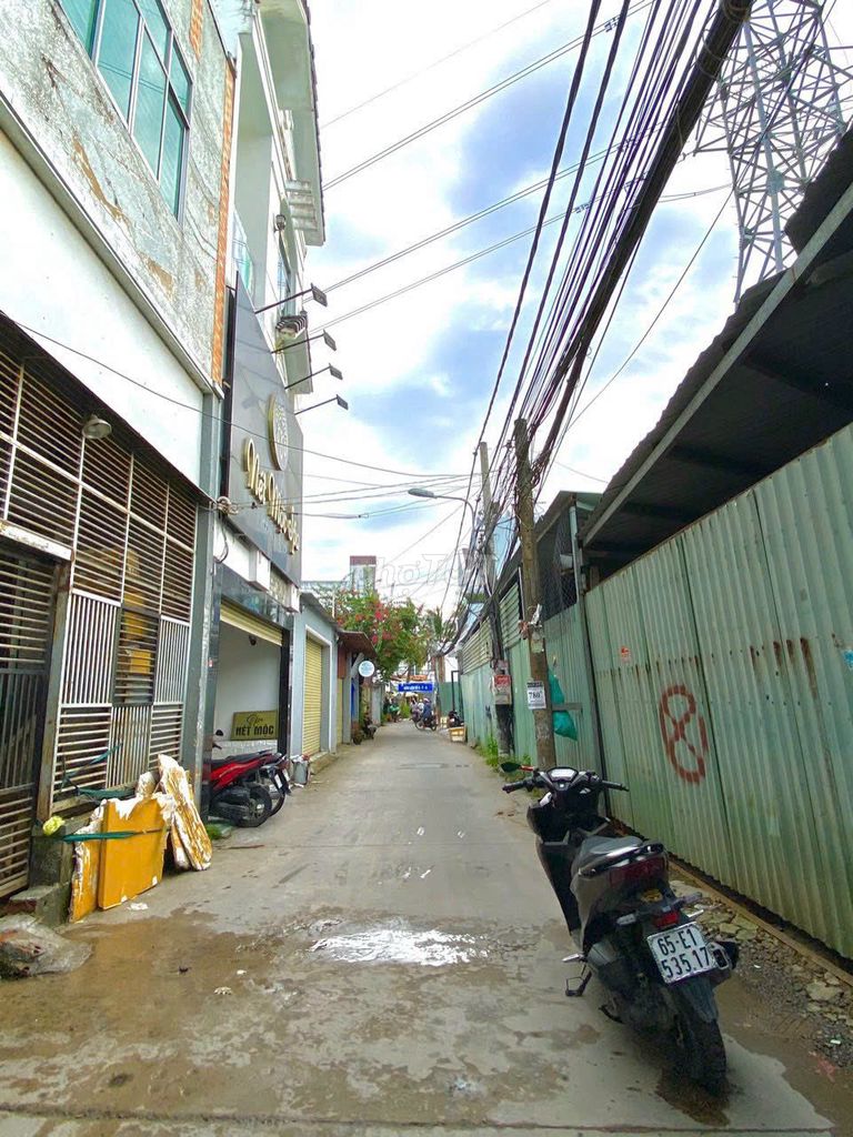 Cho thuê nhà 2 lầu 4phòng ngủ đường Trần Nam Phú giá chỉ 11 triệu