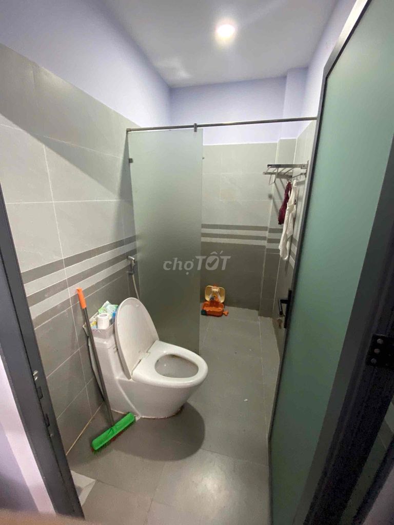 NHÀ 2 MẶT TIỀN NGAY CHƠ 339 Phước Long B 6PN6wc