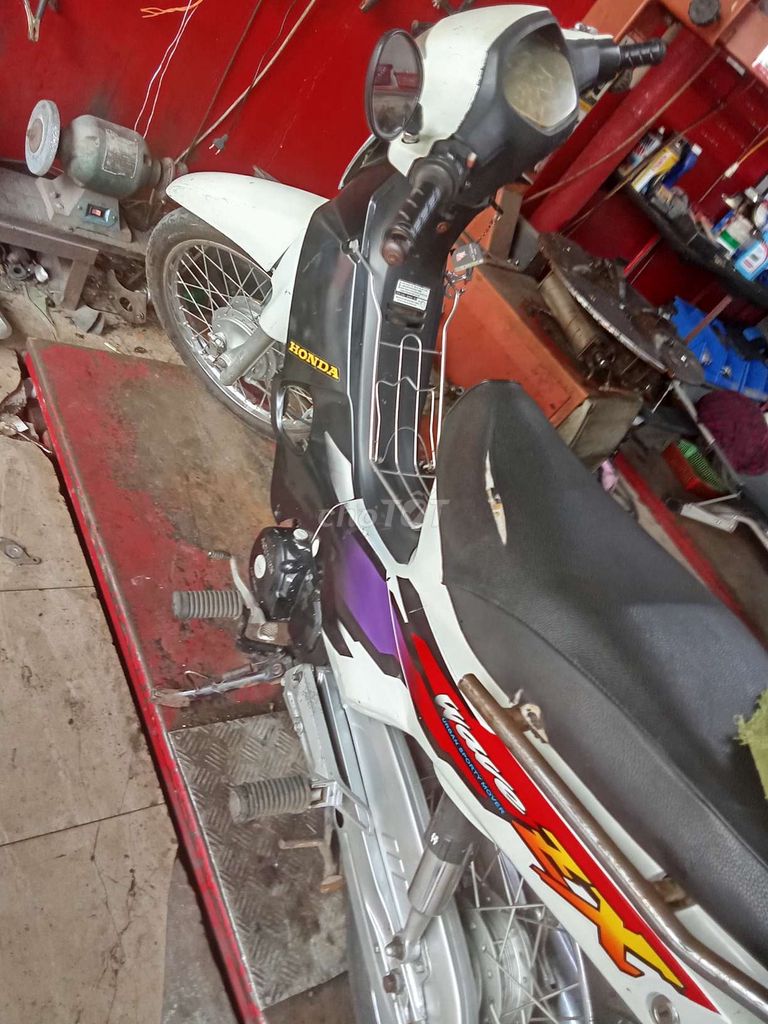 Có con xe liên doanh ngon máy êm ái cần gọi. Mua bán Xe máy tại Quận Đống Đa Hà Nội được đăng bởi Tràn Hiệp hình 1