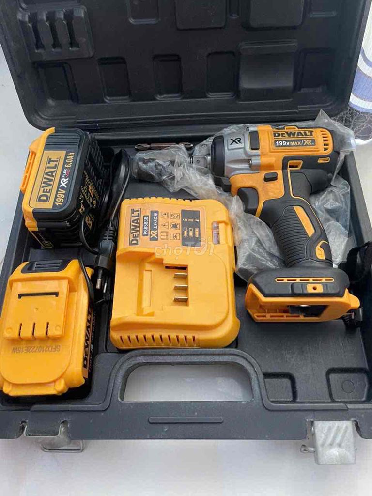 Máy khoan pin Dewalt 199V XR. Mua bán Đồ chuyên dụng, Giống nuôi trồng tại Quận 7 Tp Hồ Chí Minh được đăng bởi Qui Le Cong hình 1