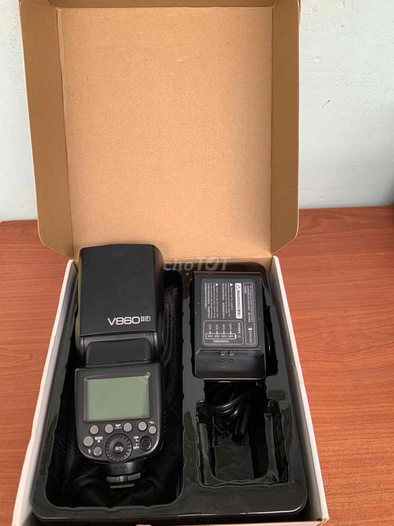 Godox V860II for fujifilm fullbox