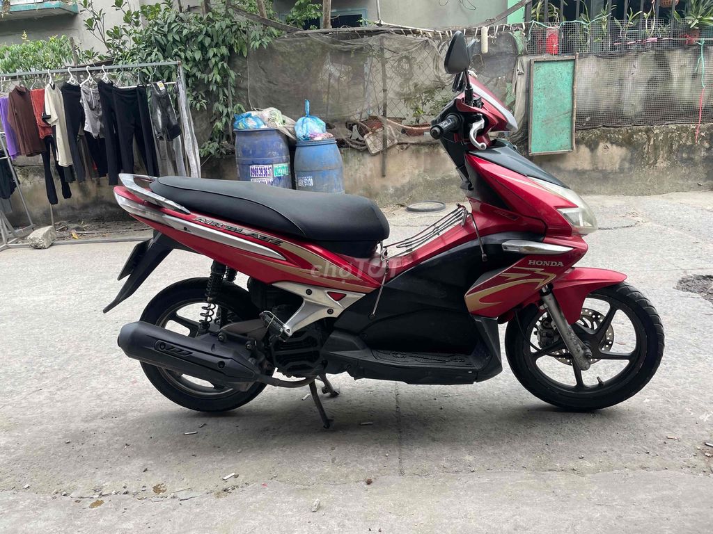 Honda Air Blade màu Đỏ. Mua bán Xe máy tại Huyện Đức Hòa Long An được đăng bởi XE MÁY CŨ LONG AN hình 2