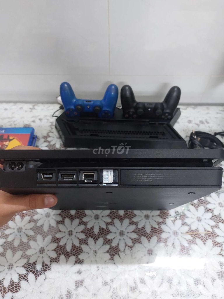 CẦN PASS PS4 SLIM 500GB CÓ TẶNG KÈM PHỤ KIỆN ĐĨA