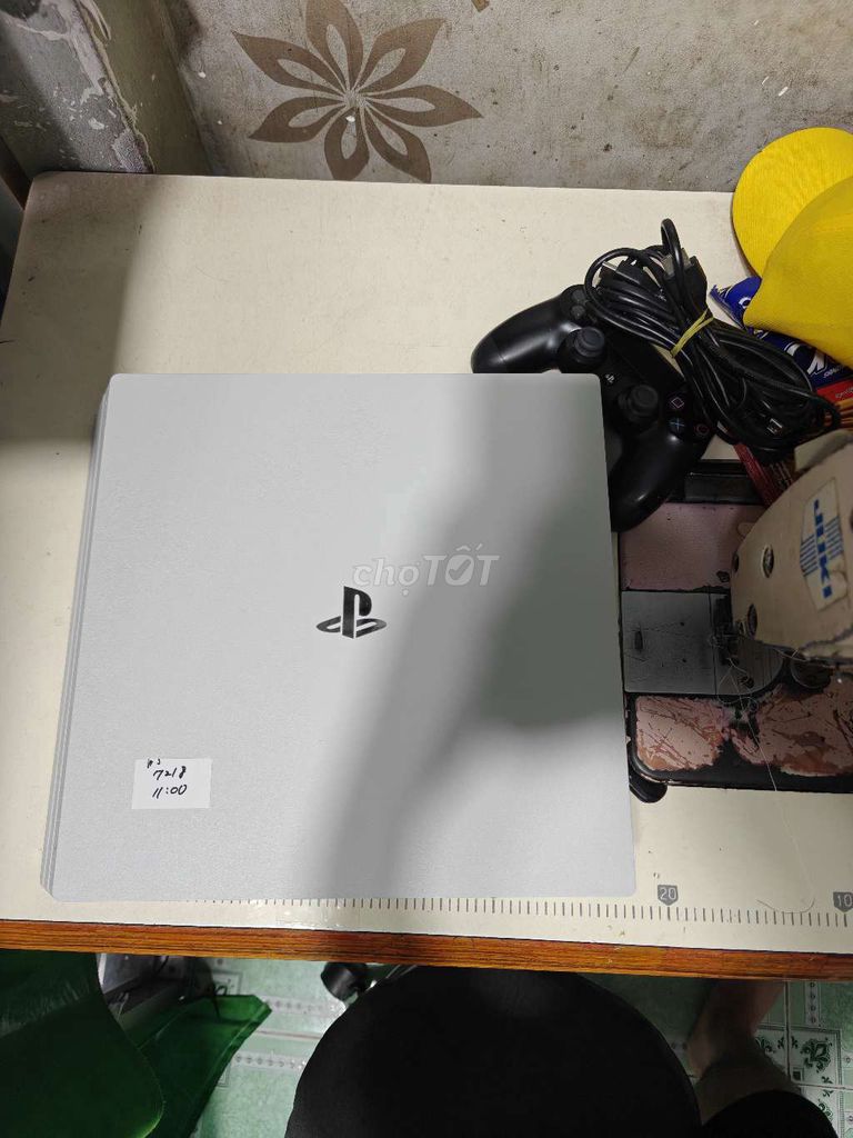 Sony PS4 Pro Hack Trắng. Mua bán Thiết bị chơi game tại Huyện Trảng Bom Đồng Nai được đăng bởi Nguyễn Hoàng Gia Bảoo hình 1