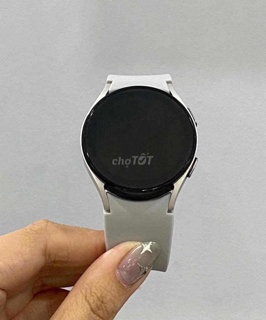 Samsung Watch 5 40mm Bạc đẹp 98%. Mua bán Thiết bị đeo thông minh tại Quận 5 Tp Hồ Chí Minh được đăng bởi Phan Thế Phong  hình 1