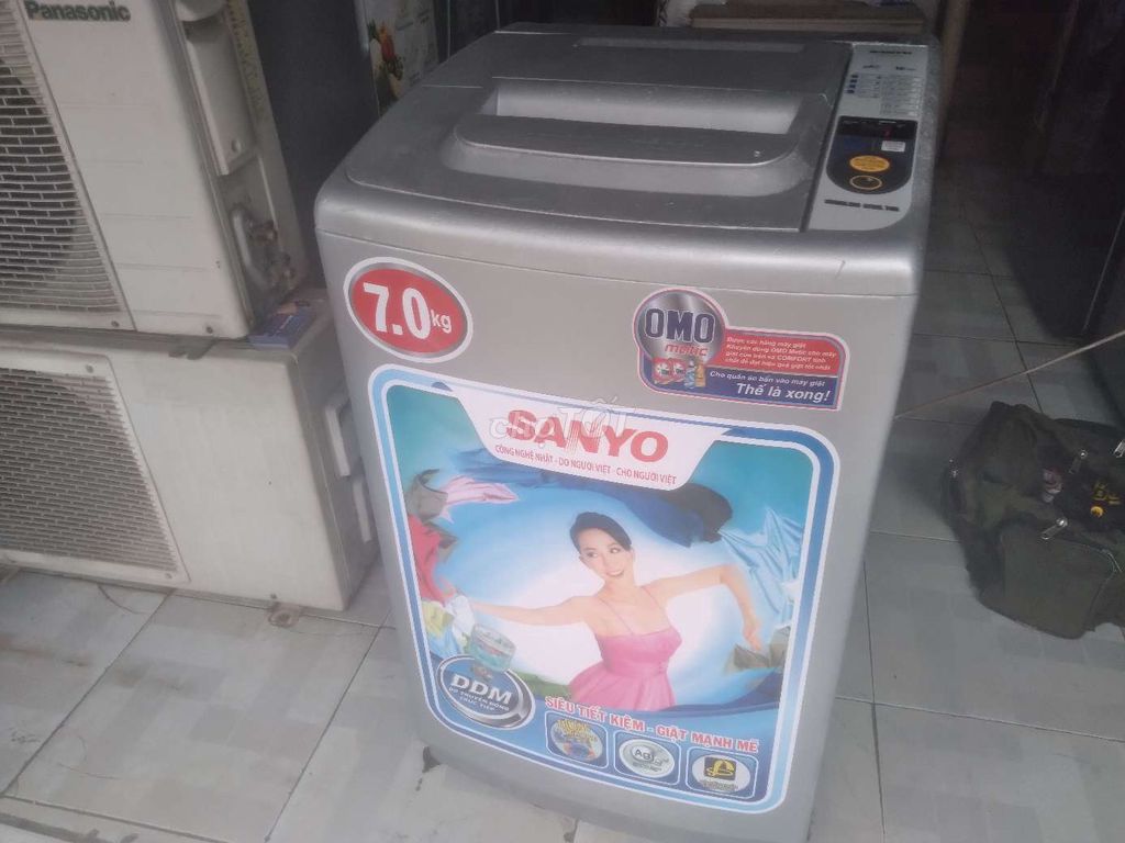 May giat sanyo 7ki gia công nhân