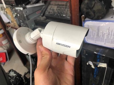 camera hikvision nhỏ gọn ae thợ test nguồn lấy
