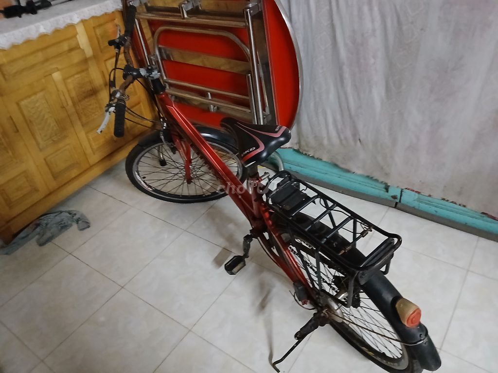 Xe đập phổ thông màu đỏ. Mua bán Xe đạp tại Huyện Cần Giuộc Long An được đăng bởi Trinh Nguyen hình 2