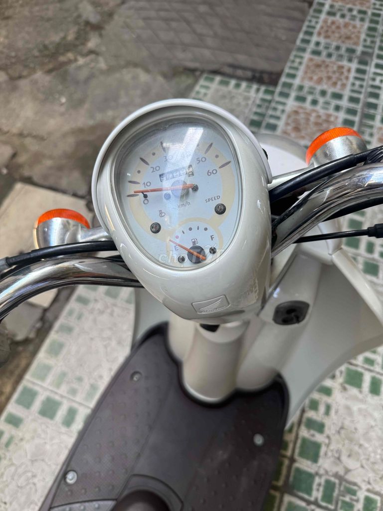 cần bán xe tay ga như hình. Mua bán Xe máy tại Quận Tân Bình Tp Hồ Chí Minh được đăng bởi Duong van thanh hình 2