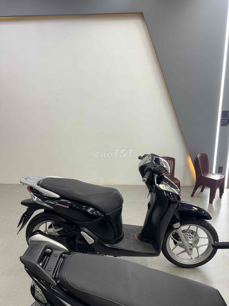 Honda SH Mode 2013 Đen rin xe chuẩn đẹp. Mua bán Xe máy tại Quận Cái Răng Cần Thơ được đăng bởi Cửa Hàng Xe Máy Quang Sang hình 4
