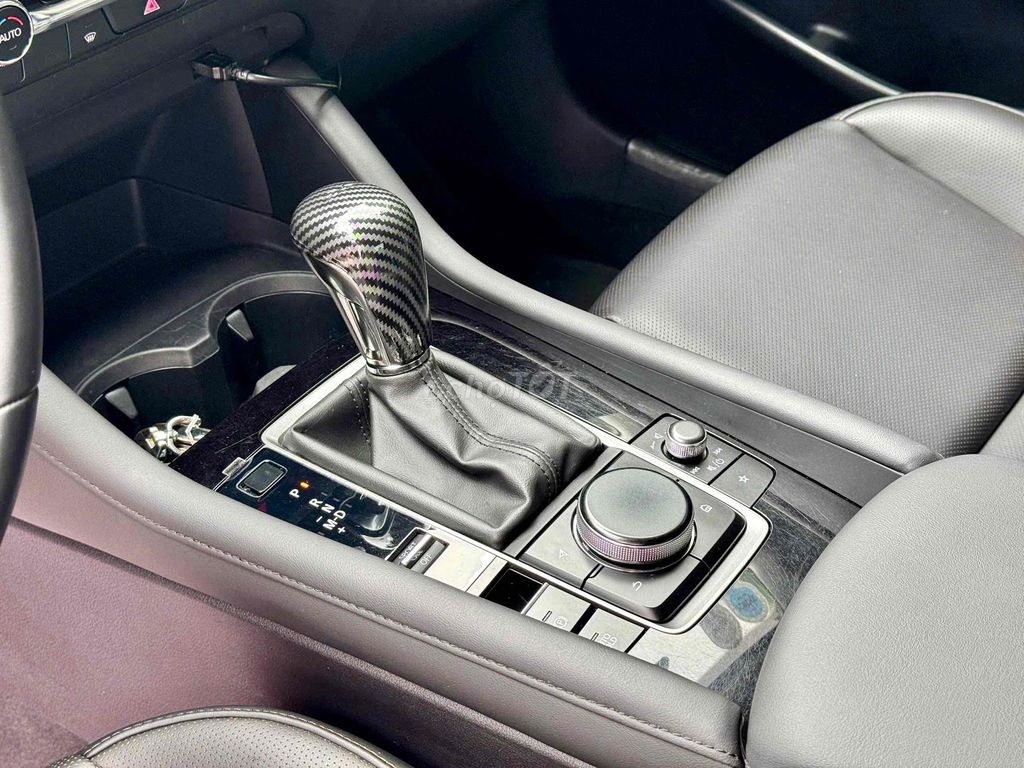 Mazda 3 2023 1.5L Luxury - 27000 km. Mua bán Ô tô tại Quận Long Biên Hà Nội được đăng bởi Bùi Đình Thông hình 11