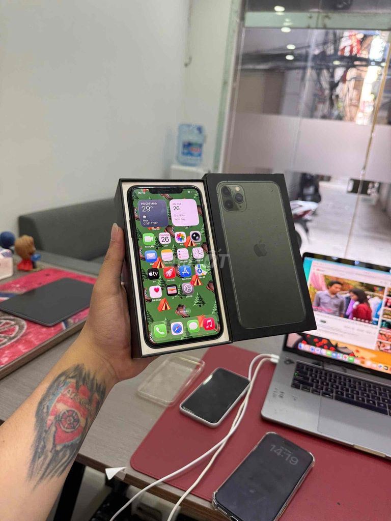Apple iPhone 11 Pro Max 256GB Zin All Nguyên Bản. Mua bán Điện thoại tại Quận Đống Đa Hà Nội được đăng bởi KT Hà Nội Mobile hình 1