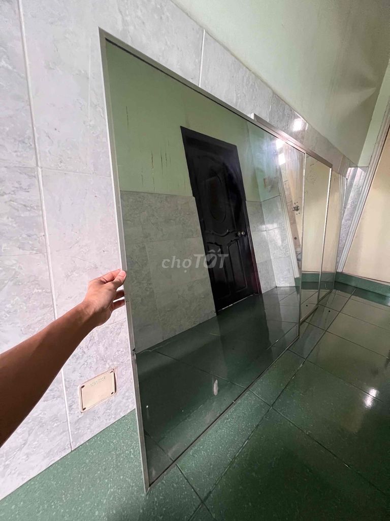 Gương trang trí khung nhôm 1m1x1m1. Mua bán Nội thất, đồ gia dụng khác tại Thành phố Châu Đốc An Giang được đăng bởi Lê Bình Cầm Đồ 2 hình 1