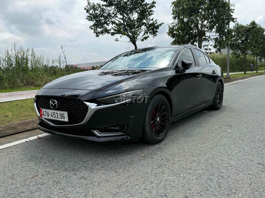 Mazda Mazda 3 1.5 Premium 2021 Черный 70.000 км