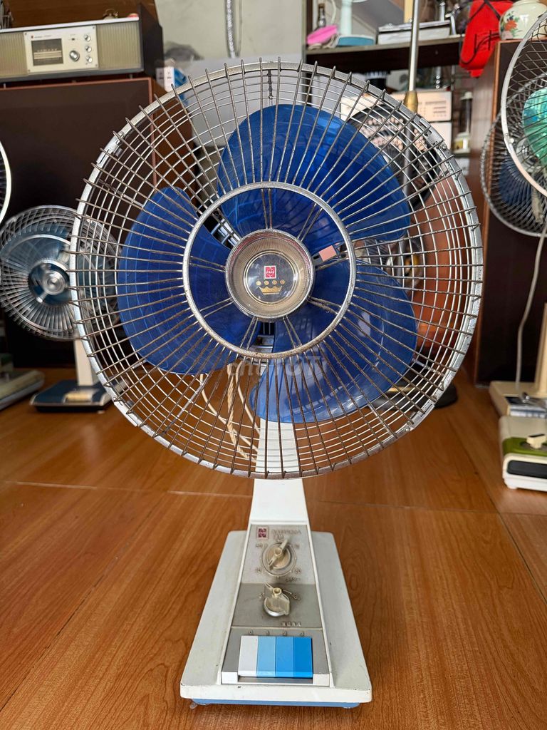 Quạt bàn Gang 30cm 100V Xanh Trắng. Mua bán Quạt tại Thành phố Hải Dương Hải Dương được đăng bởi hồ văn út  hình 1