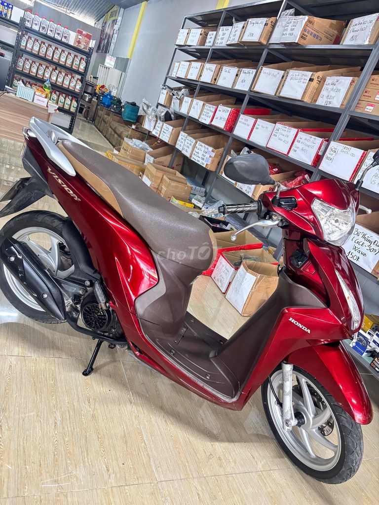 Хонда Вижн 2019 красная 25 000 км