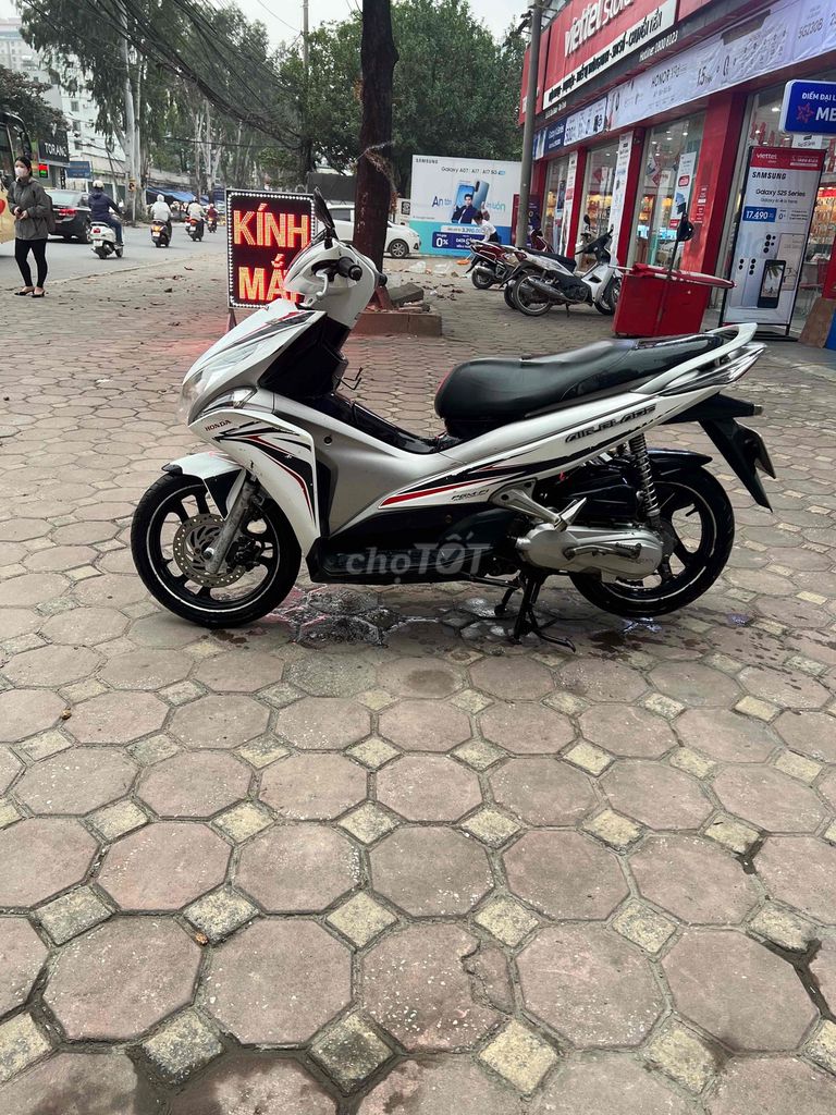 ABL 110 trắng. Mua bán Xe máy tại Huyện Thanh Trì Hà Nội được đăng bởi Phạm Ngọc Duy hình 4