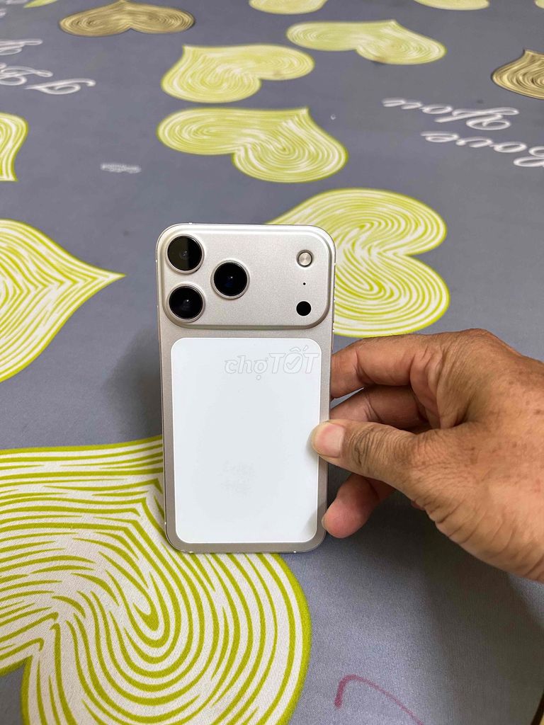 iPhone Xr bản V/N độ 17pro bao đẹp. có GL. Mua bán Điện thoại tại Quận 7 Tp Hồ Chí Minh được đăng bởi Nhóc hình 1