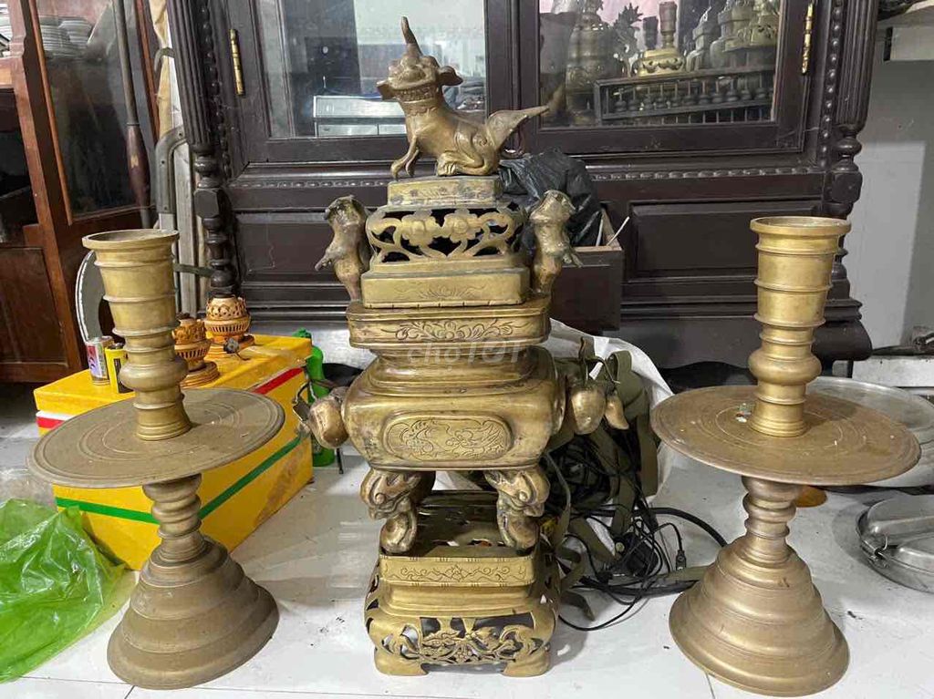 Lư hương Đồng nguyên khối Vàng đồng. Mua bán Đồ sưu tầm, đồ cổ tại Huyện Châu Phú An Giang được đăng bởi linh hình 1