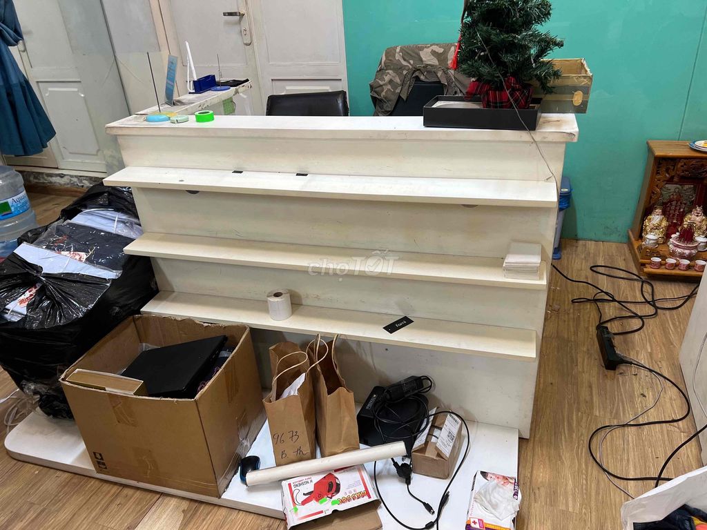 Bàn tính tiền Gỗ 1m x 2m, kệ gỗ cho tặng. Mua bán Đồ chuyên dụng, Giống nuôi trồng tại Quận 3 Tp Hồ Chí Minh được đăng bởi Nhơn hình 1