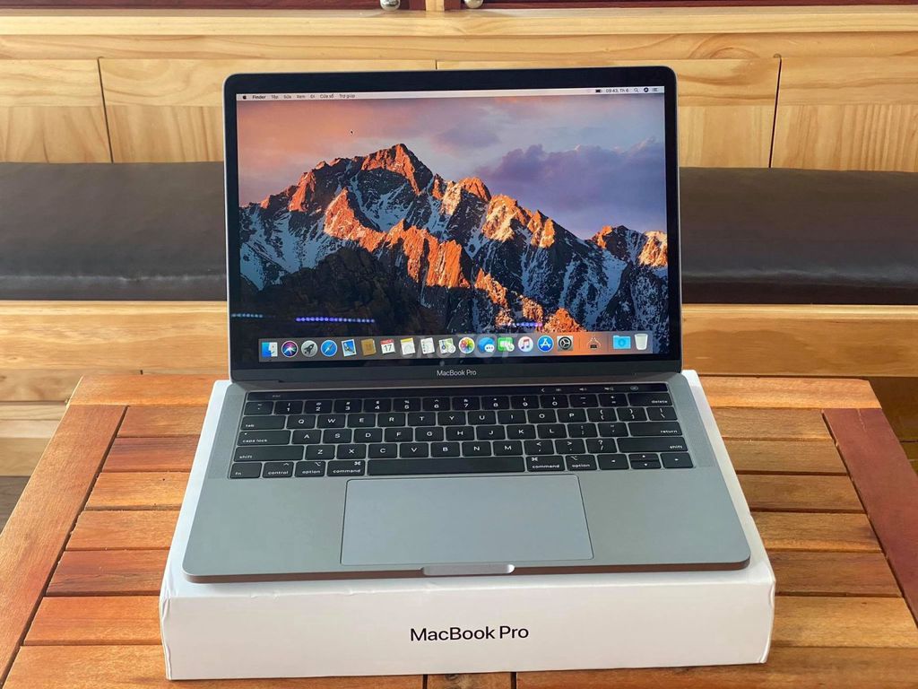 Bán MacBook Pro 2019 13 inch Gray/i5/8G/256GB– 99%. Mua bán Laptop tại Quận 4 Tp Hồ Chí Minh được đăng bởi Trương Mai hình 1