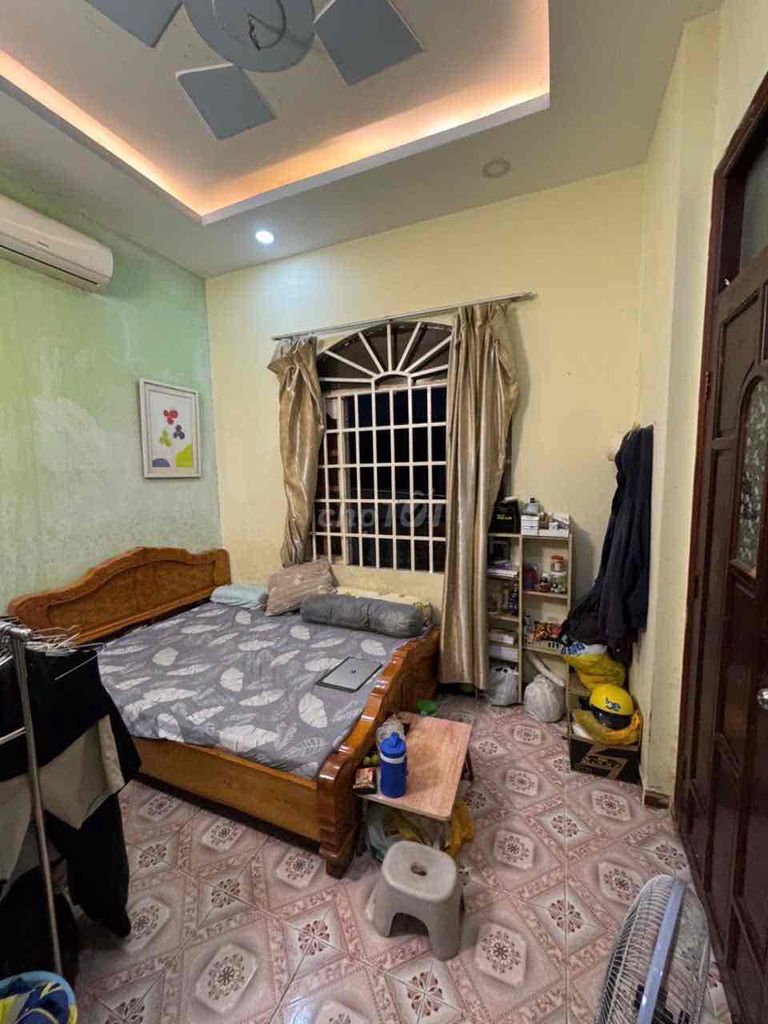 cho thuê phòng ban công đường số 8