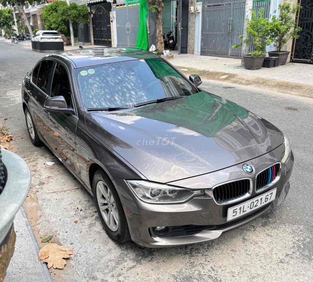 BMW 320i 2014 Серый 66.000 км
