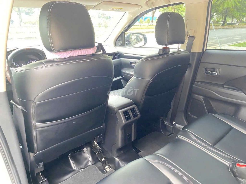 Mitsu Outlander 2022 2.0 CVT - 12000 km. Mua bán Ô tô tại Thành phố Thủ Đức Tp Hồ Chí Minh được đăng bởi VÕ NGỌC HOÀNG hình 7