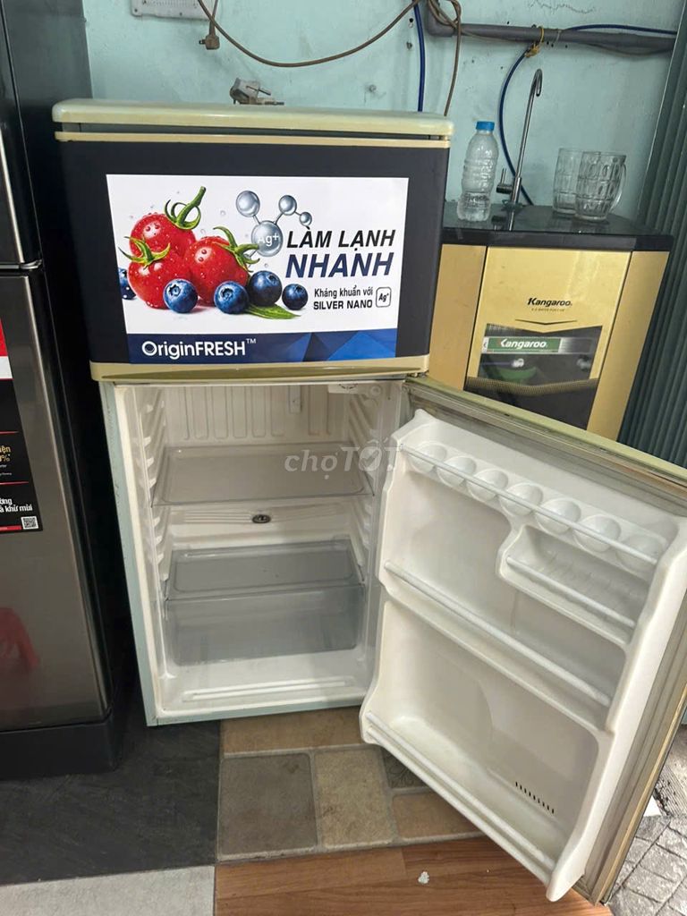 Tủ lạnh Sanyo 110 lít  ,xài tốt ,  nhỏ gọn. Mua bán Tủ lạnh tại Quận Tân Phú Tp Hồ Chí Minh được đăng bởi tram hình 1