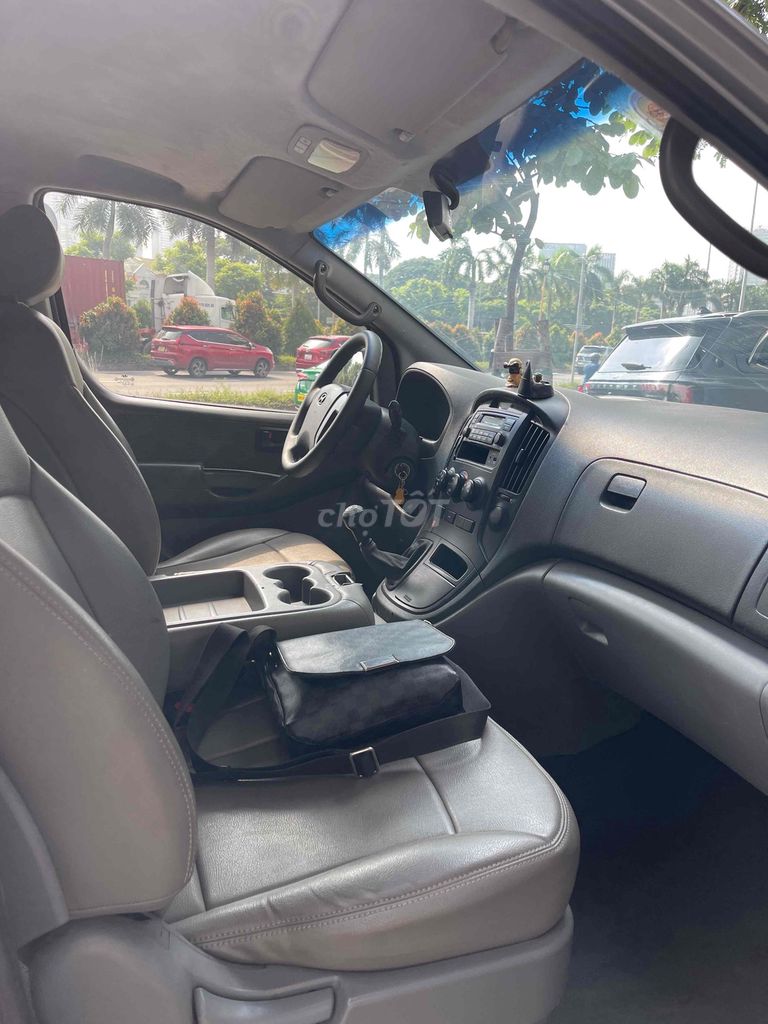 Hyundai Starex 2011 2.5D MT - 130000 km. Mua bán Ô tô tại Quận 7 Tp Hồ Chí Minh được đăng bởi Lethai hình 9