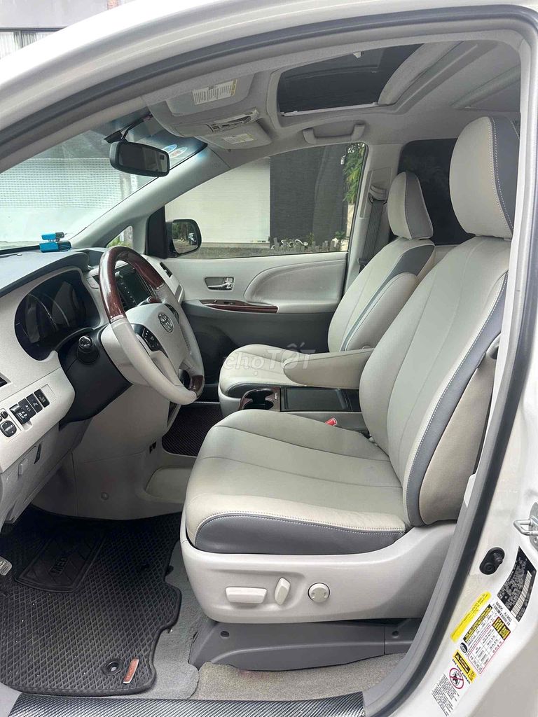 Toyota Sienna 2013 - 140000 km. Mua bán Ô tô tại Quận Cẩm Lệ Đà Nẵng được đăng bởi Nguyễn Duy hình 8