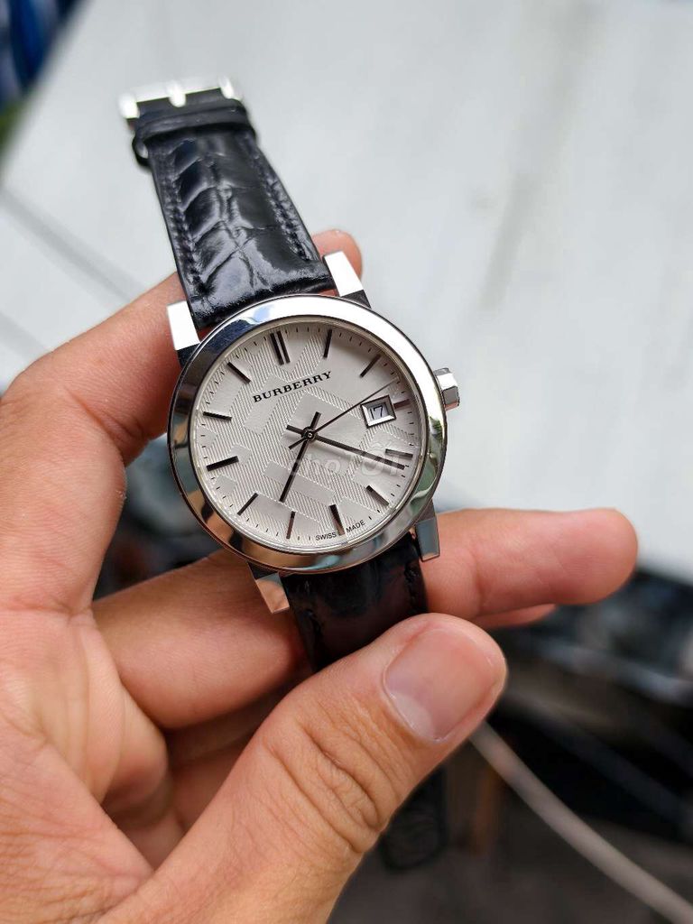 Burberry Vintage 35mm Vàng Bạc Đã sử dụng. Mua bán Đồng hồ tại Quận Tân Bình Tp Hồ Chí Minh được đăng bởi thin hình 1