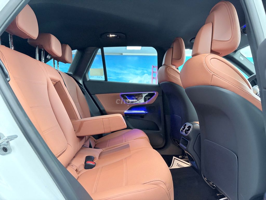 Mercedes Benz GLC300 Siêu Lướt Trưng Bày 39 km. Mua bán Ô tô tại Quận Bình Thạnh Tp Hồ Chí Minh được đăng bởi Mercedes Benz Haxaco Điện Biên Phủ hình 9