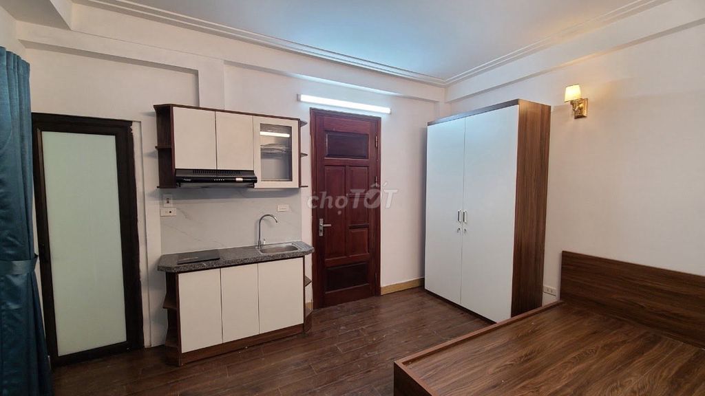 Сдается комната-студия площадью 25-28 м2 в Кау Гиай, Ханой