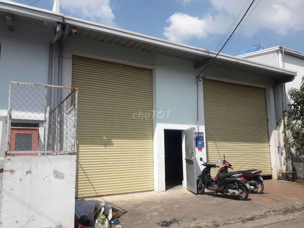 Аренда · 1 комн. · 200 м² · Quận Bình Tân, ул. Đường Lê Trọng Tấn